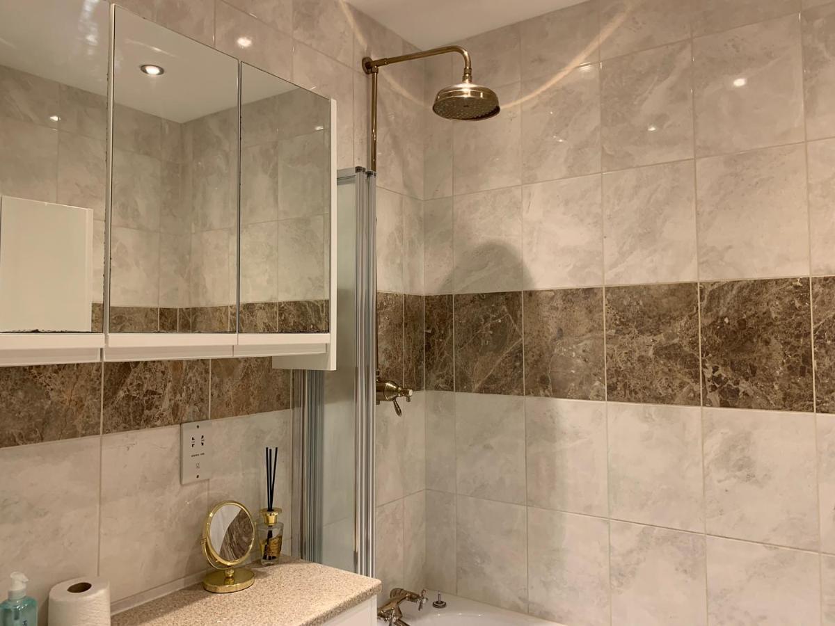 4 The Courtyard Central Windsor 2Br Εξωτερικό φωτογραφία